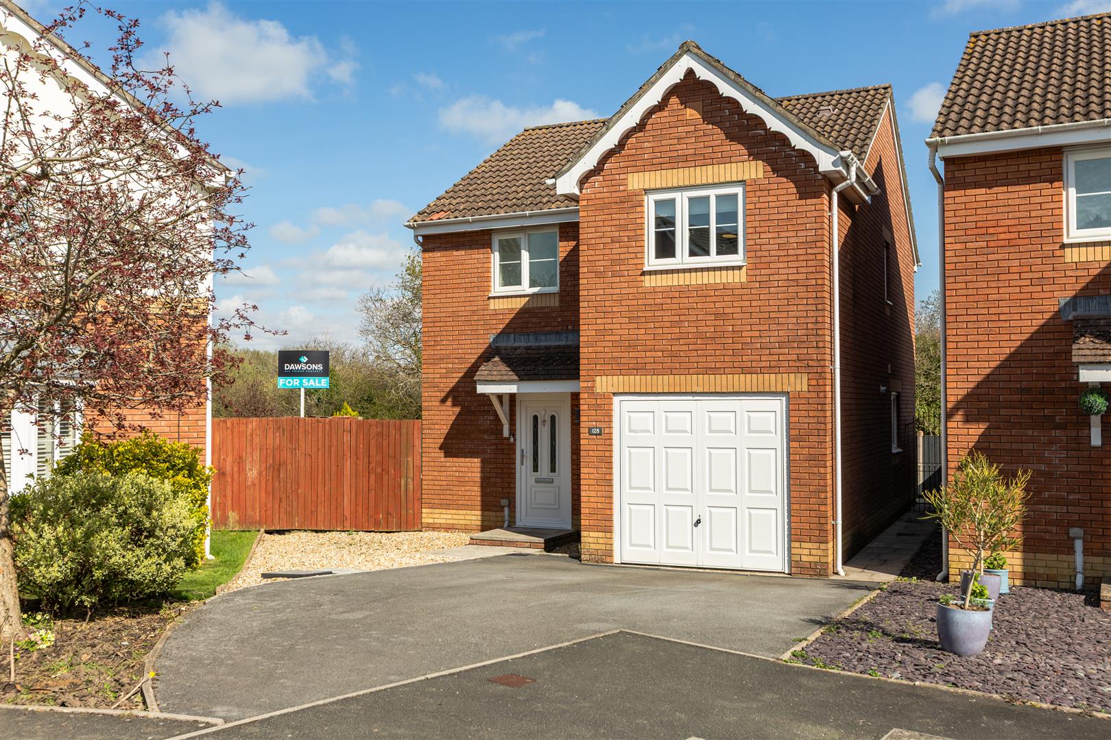 Pant Bryn Isaf, Llwynhendy, Llanelli, SA14 9EJ